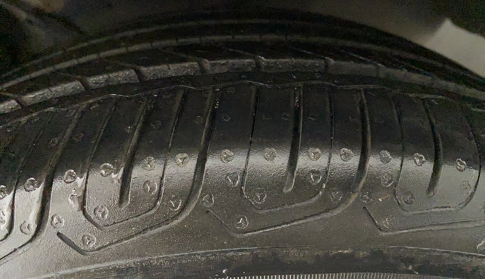 2017 Toyota Corolla Altis VL AT, Petrol, Automatic, 66,207 km, Left Rear Tyre Tread
