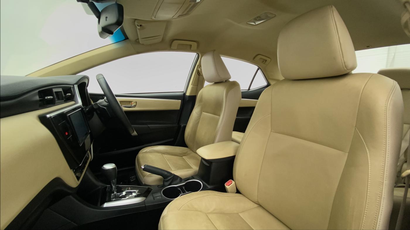 2017 Toyota Corolla Altis VL AT, Petrol, Automatic, 66,207 km, Right Side Front Door Cabin