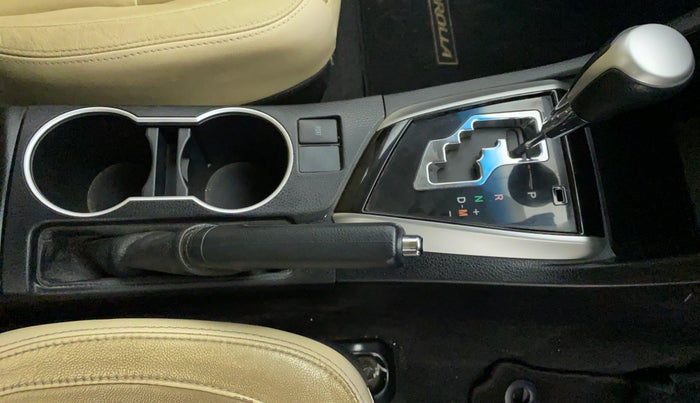 2017 Toyota Corolla Altis VL AT, Petrol, Automatic, 66,207 km, Gear Lever