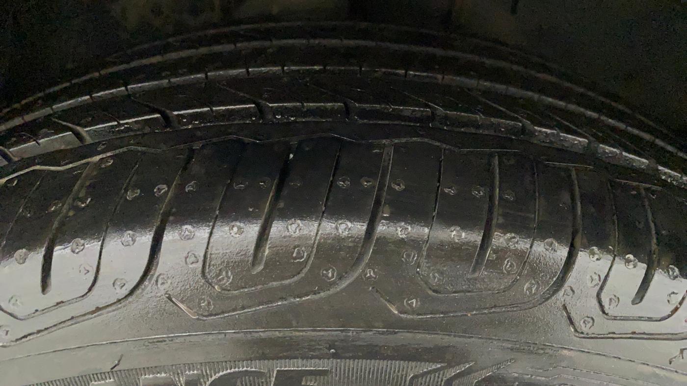 2017 Toyota Corolla Altis VL AT, Petrol, Automatic, 66,207 km, Right Front Tyre Tread