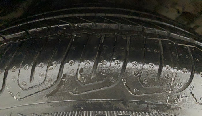 2017 Toyota Corolla Altis VL AT, Petrol, Automatic, 66,207 km, Right Rear Tyre Tread