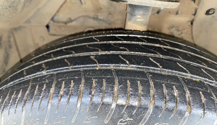 2023 Maruti BREZZA VXI S-CNG, CNG, Manual, 37,722 km, Left Front Tyre Tread