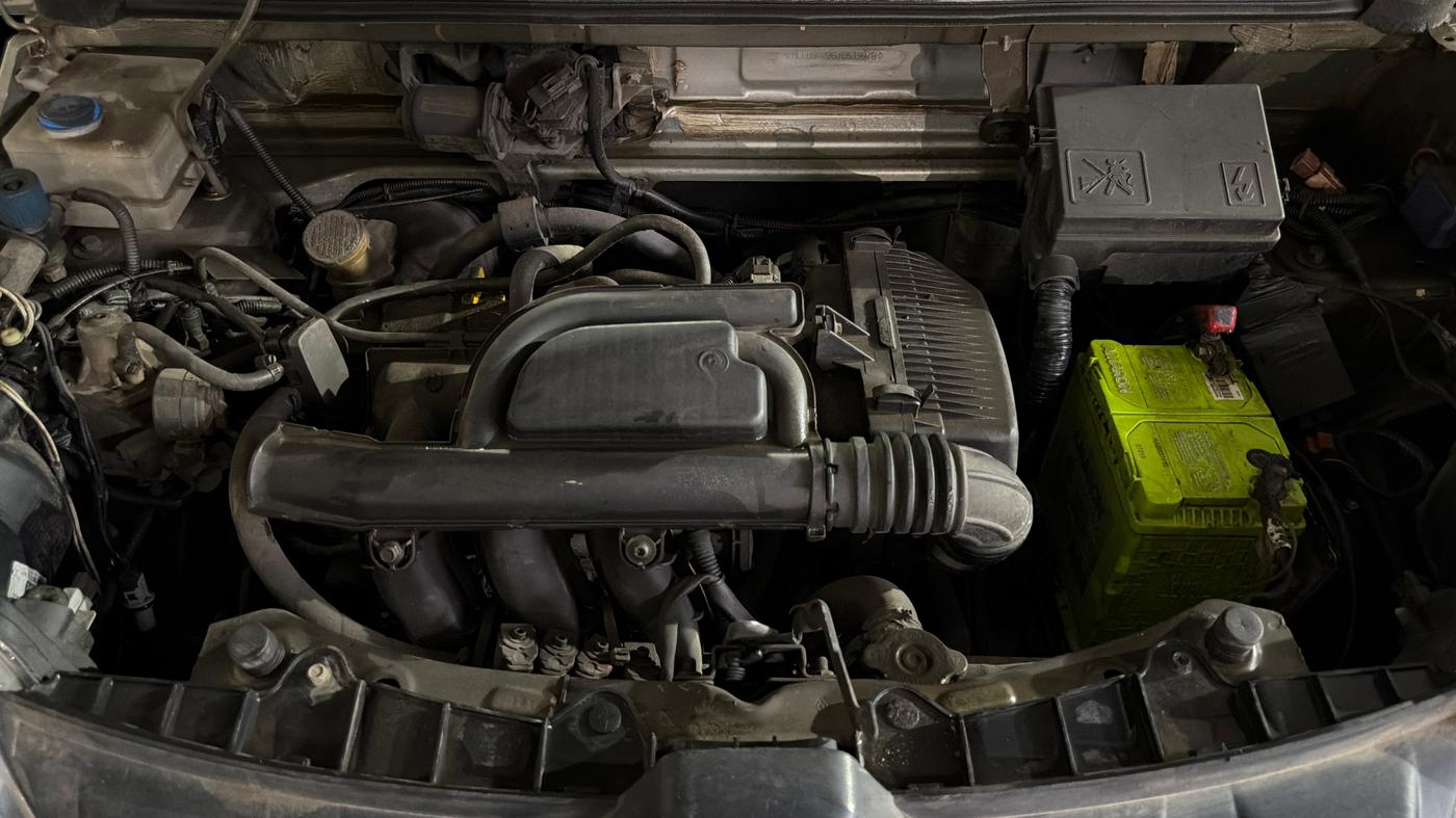 2018 Renault Kwid RXL, CNG, Manual, 72,027 km, Engine View