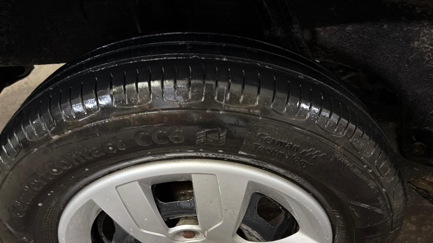 2018 Renault Kwid RXL, CNG, Manual, 72,027 km, Right Rear Tyre Tread