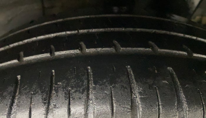 2017 Hyundai Grand i10 ASTA 1.2 KAPPA VTVT, Petrol, Manual, 25,102 km, Left Rear Tyre Tread