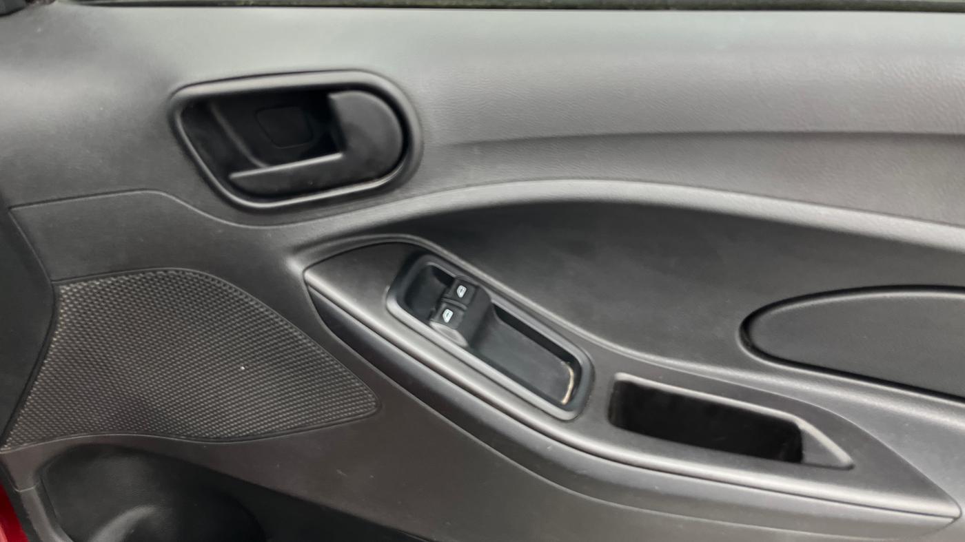 2016 Ford New Figo AMBIENTE 1.2 PETROL, Petrol, Manual, 46,356 km, Driver Side Door Panels Control