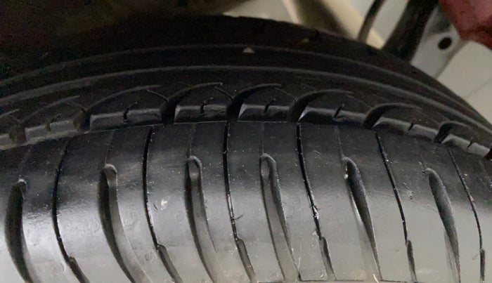 2019 Hyundai Grand i10 MAGNA 1.2 KAPPA VTVT CNG, CNG, Manual, 47,920 km, Right Rear Tyre Tread