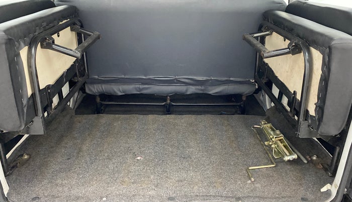 2017 Maruti Eeco 5 STR WITH AC PLUSHTR, Petrol, Manual, 18,001 km, Boot Inside