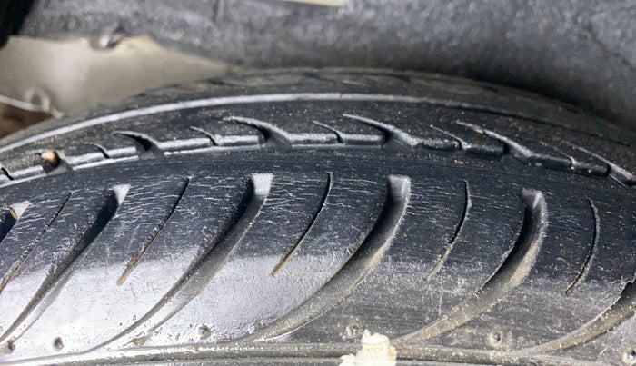 2011 Hyundai i10 MAGNA 1.2 KAPPA2, Petrol, Manual, 47,172 km, Right Rear Tyre Tread