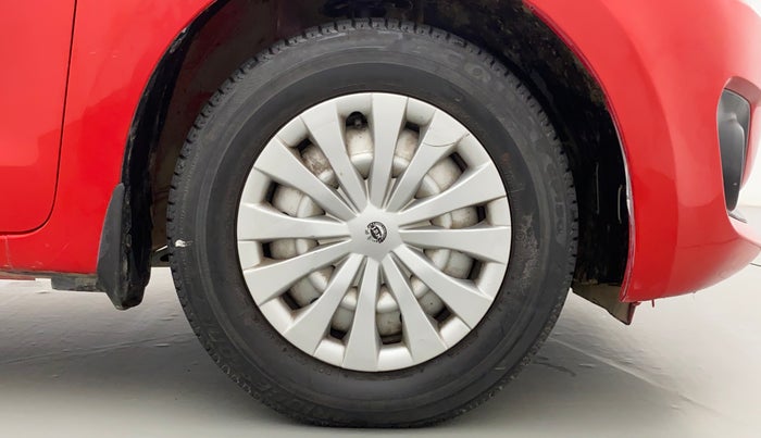 2020 Maruti Swift LXI D, Petrol, Manual, 49,003 km, Right Front Wheel
