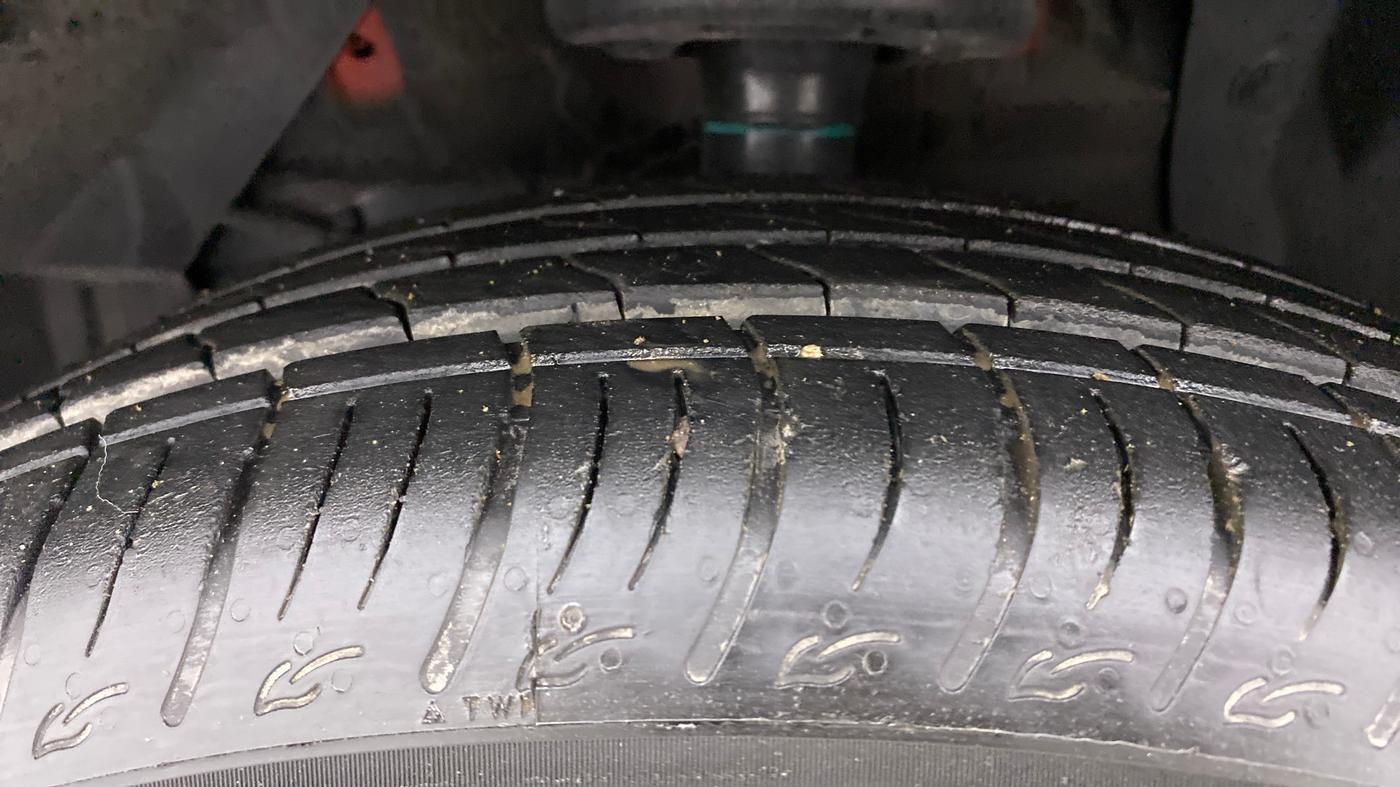 2023 Maruti BREZZA ZXI SMART HYBRID DUAL TONE, Petrol, Manual, 6,696 km, Left Front Tyre Tread