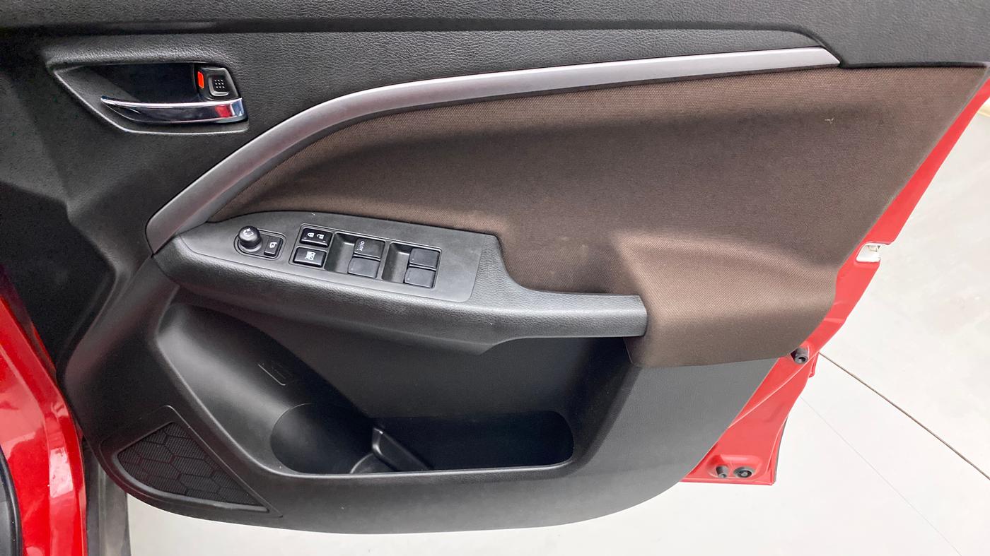2023 Maruti BREZZA ZXI SMART HYBRID DUAL TONE, Petrol, Manual, 6,696 km, Driver Side Door Panels Control