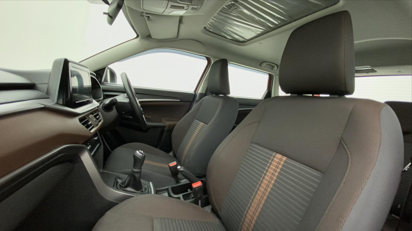 2023 Maruti BREZZA ZXI SMART HYBRID DUAL TONE, Petrol, Manual, 6,696 km, Right Side Front Door Cabin