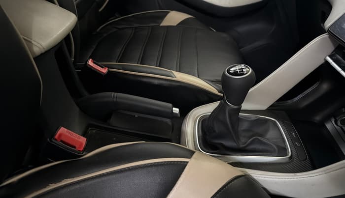 2024 MG ASTOR Sprint 1.5 MT (Ivory), Petrol, Manual, 37,873 km, Gear Lever