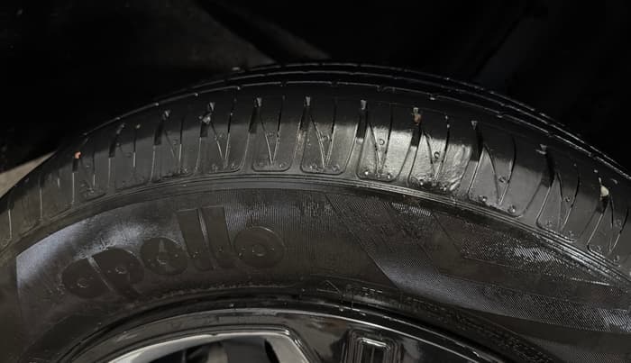 2024 MG ASTOR Sprint 1.5 MT (Ivory), Petrol, Manual, 37,873 km, Right Rear Tyre Tread