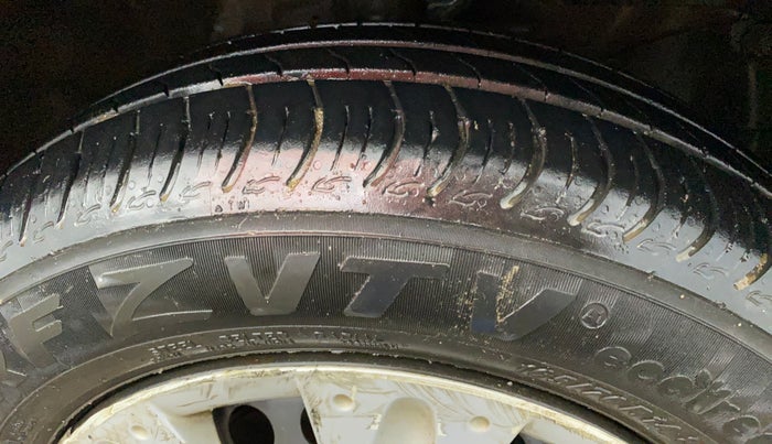 2015 Honda Amaze 1.2L I-VTEC S, Petrol, Manual, 37,156 km, Right Front Tyre Tread