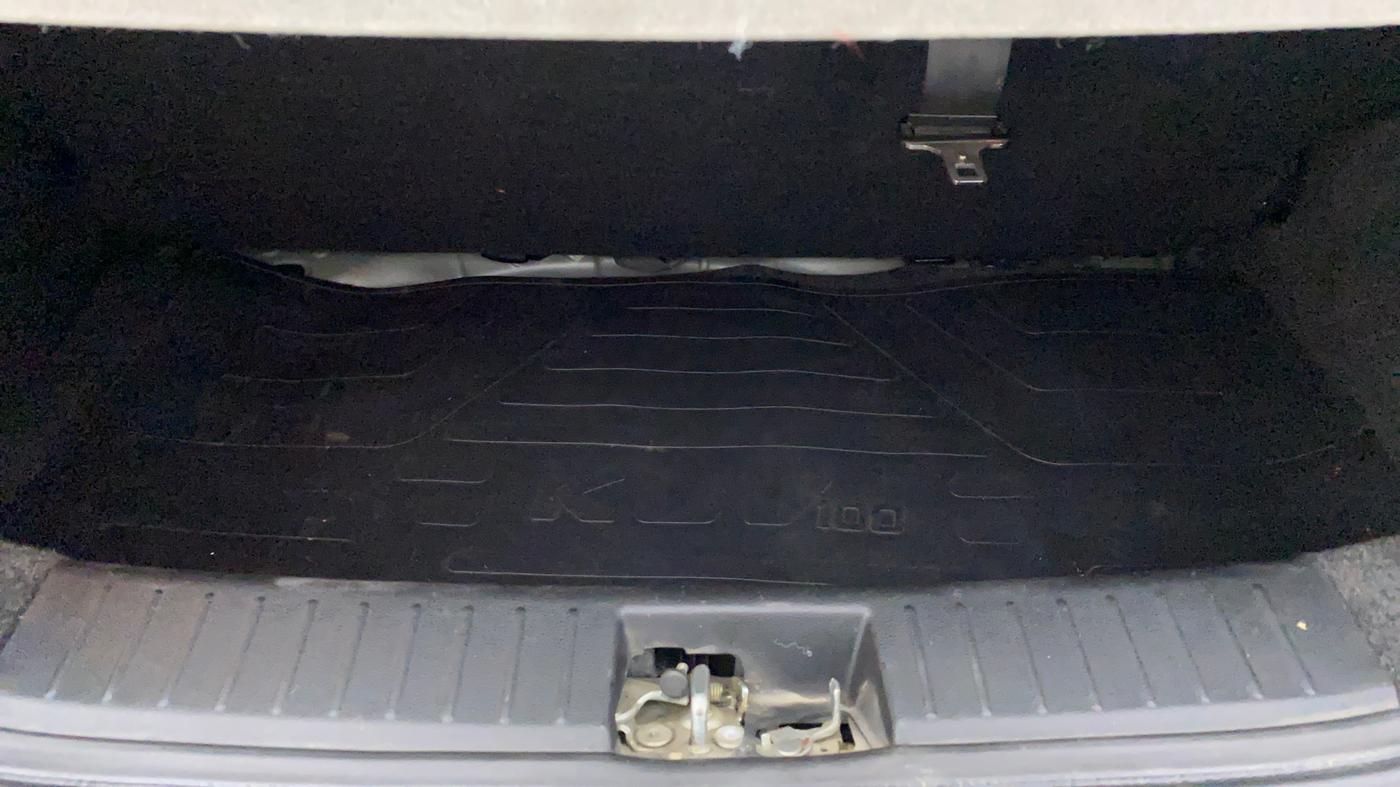 2016 Mahindra Kuv100 K8 5 STR, Petrol, Manual, 29,580 km, Boot Inside