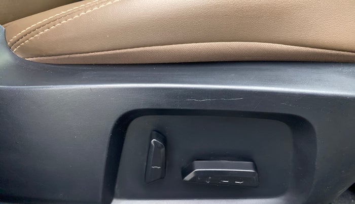 2020 Tata Harrier XZ PLUS 2.0L DUAL TONE, Diesel, Manual, 22,013 km, Driver Side Adjustment Panel