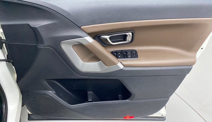 2020 Tata Harrier XZ PLUS 2.0L DUAL TONE, Diesel, Manual, 22,013 km, Driver Side Door Panels Control