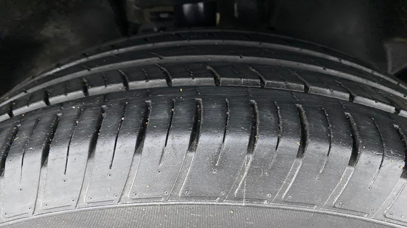2020 Tata Harrier XZ PLUS 2.0L DUAL TONE, Diesel, Manual, 22,013 km, Right Front Tyre Tread