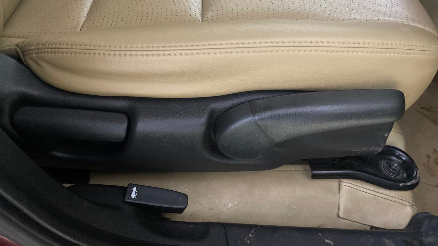 2017 Honda City 1.5L I-VTEC VX, Petrol, Manual, 38,756 km, Driver Side Adjustment Panel