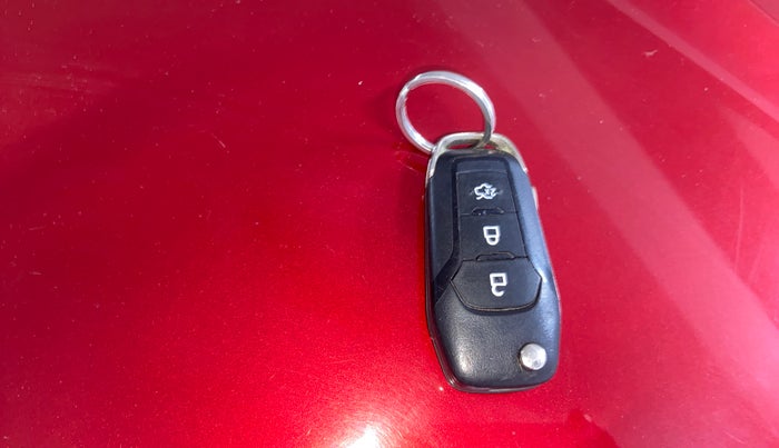 2017 Ford New Figo TITANIUM 1.2 PETROL MT, Petrol, Manual, 36,596 km, Key Close Up