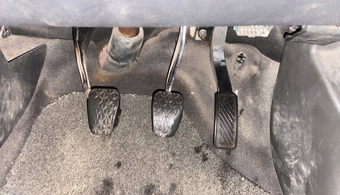 2017 Ford New Figo TITANIUM 1.2 PETROL MT, Petrol, Manual, 36,596 km, Pedals