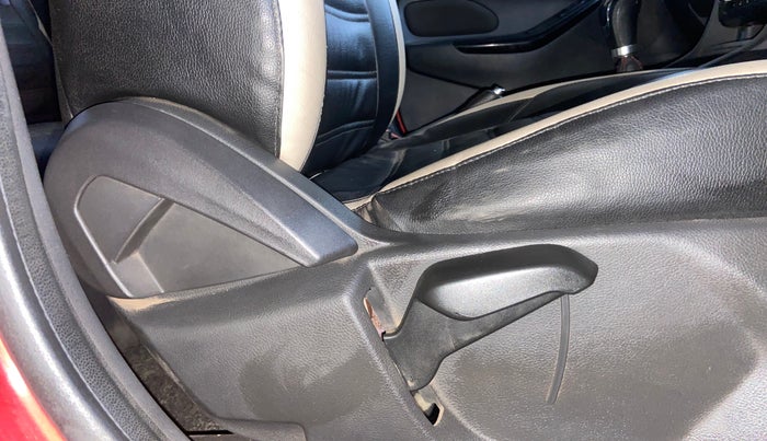 2017 Ford New Figo TITANIUM 1.2 PETROL MT, Petrol, Manual, 36,596 km, Driver Side Adjustment Panel