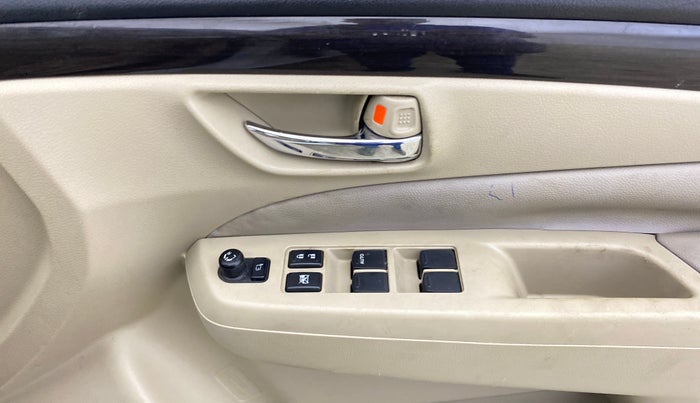 2015 Maruti Ciaz ZXI AT, Petrol, Automatic, 44,549 km, Driver Side Door Panels Control