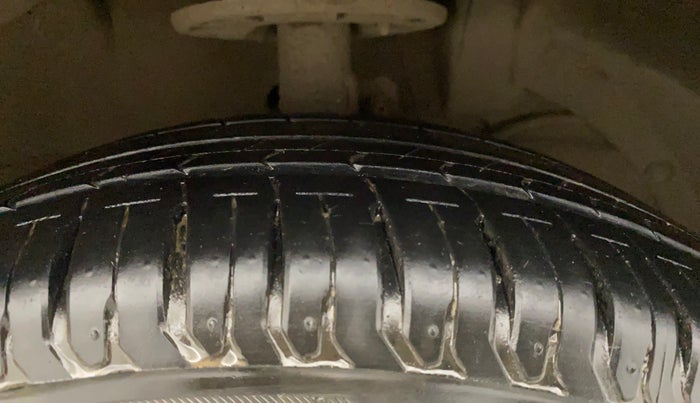 2021 Maruti Ertiga VXI CNG, CNG, Manual, 39,939 km, Right Front Tyre Tread