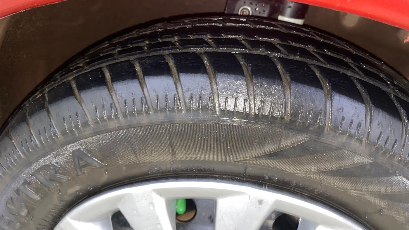 2016 Maruti Celerio VXI CNG, CNG, Manual, 93,917 km, Right Front Tyre Tread