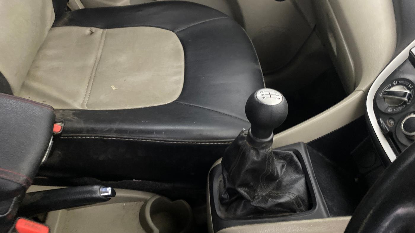 2016 Maruti Celerio VXI CNG, CNG, Manual, 93,917 km, Gear Lever