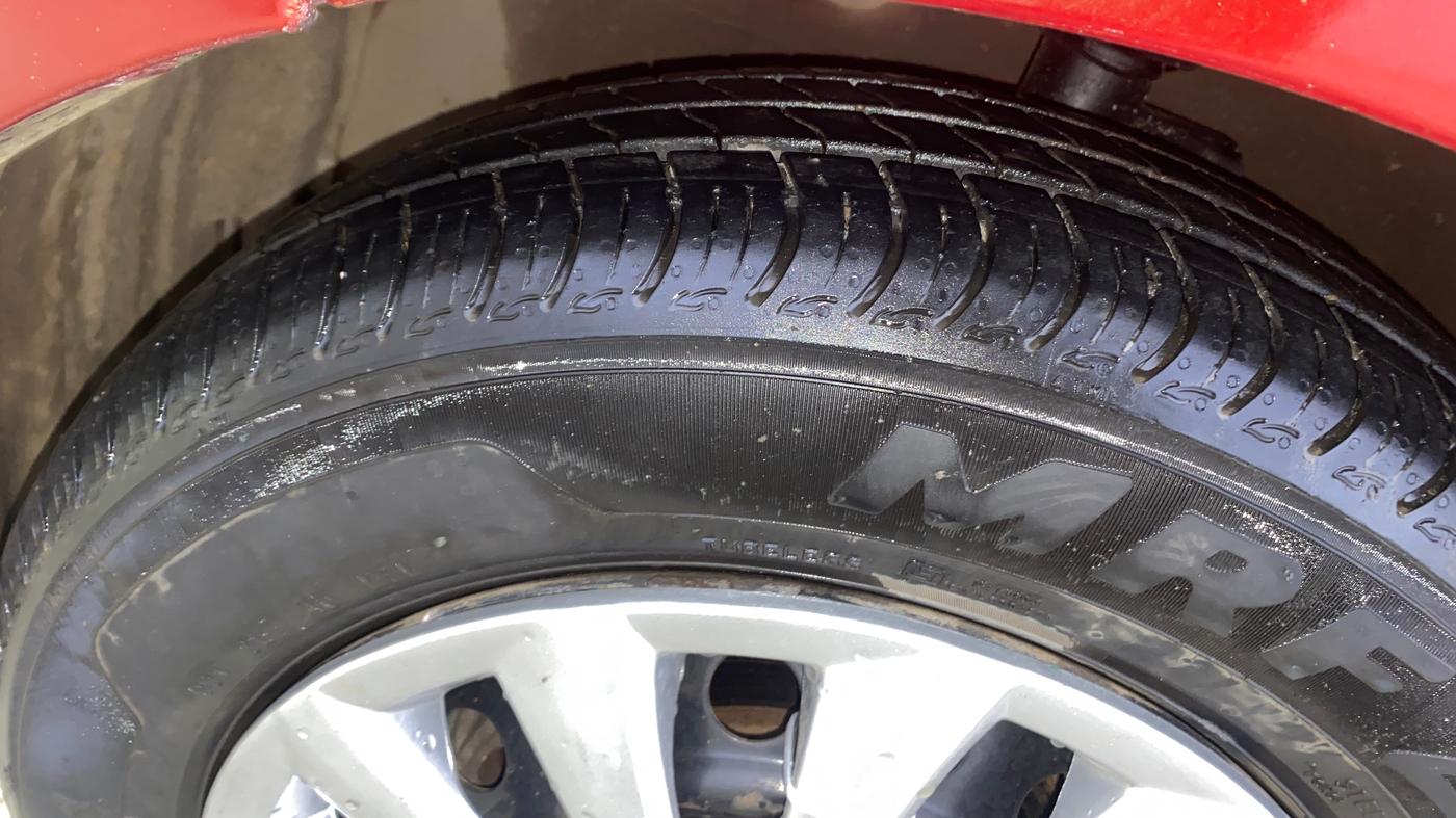 2016 Maruti Celerio VXI CNG, CNG, Manual, 93,917 km, Left Front Tyre Tread