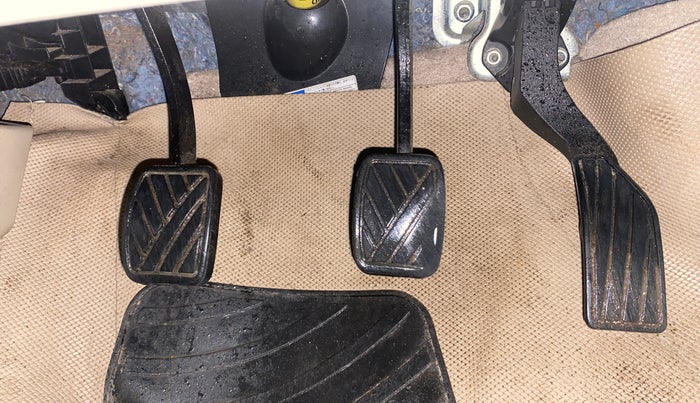 2016 Maruti Swift Dzire VDI (O), Diesel, Manual, 86,038 km, Pedals