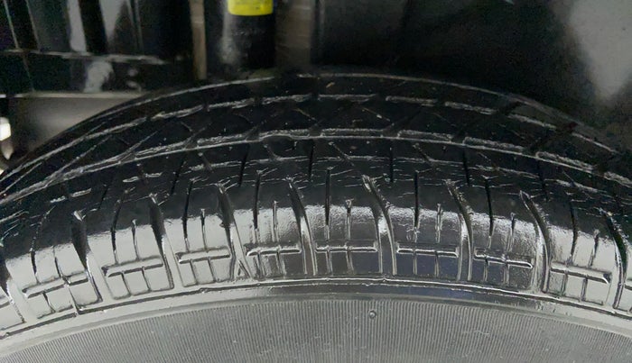 2013 Maruti Swift VDI, Diesel, Manual, Right Rear Tyre Tread