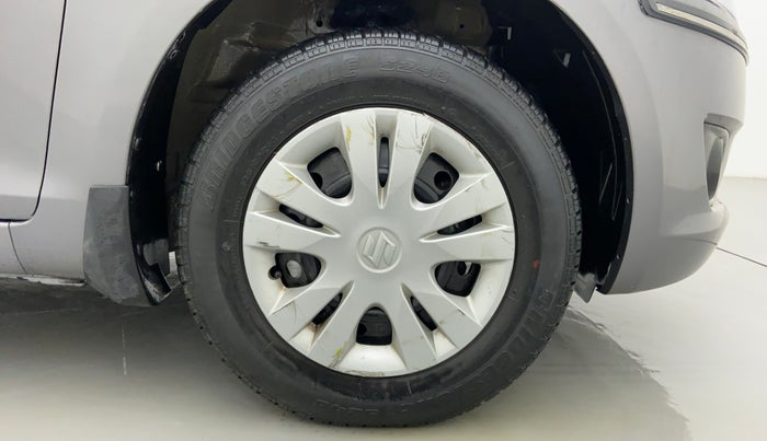 2013 Maruti Swift VDI, Diesel, Manual, Right Front Wheel