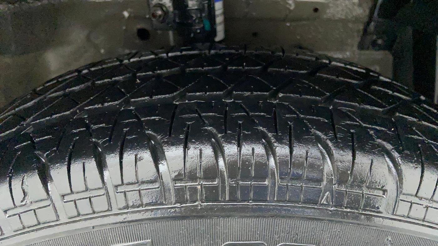 2013 Maruti Swift VDI, Diesel, Manual, Right Front Tyre Tread