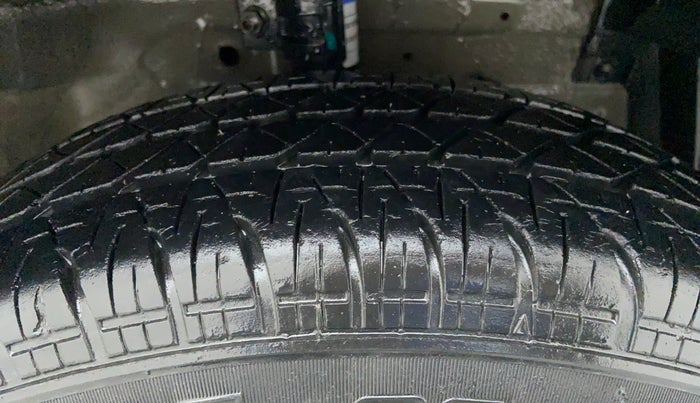 2013 Maruti Swift VDI, Diesel, Manual, Right Front Tyre Tread