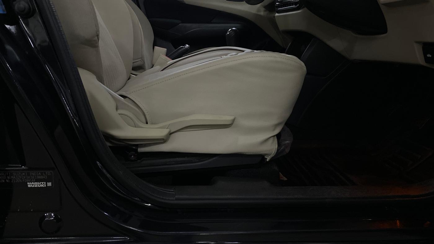 2025 Maruti Dzire ZXi Plus, Petrol, Manual, 19,187 km, Driver Side Adjustment Panel