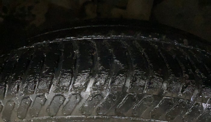 2019 Ford Ecosport TREND + 1.5L PETROL AT, CNG, Automatic, 40,869 km, Right Front Tyre Tread
