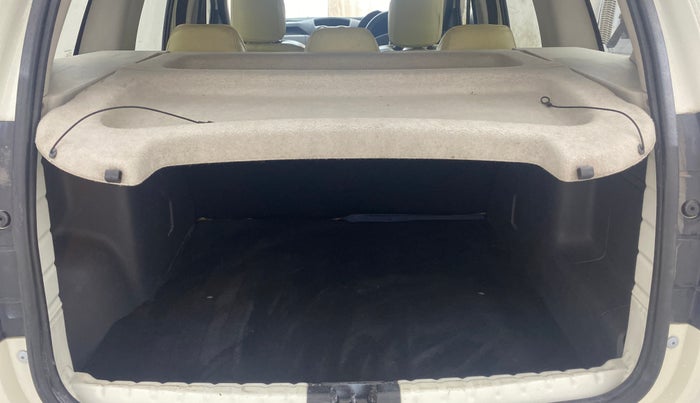 2014 Renault Duster 85 PS RXE DIESEL, Diesel, Manual, 97,110 km, Boot Inside