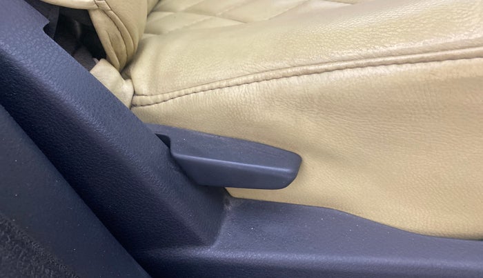 2014 Renault Duster 85 PS RXE DIESEL, Diesel, Manual, 97,110 km, Driver Side Adjustment Panel