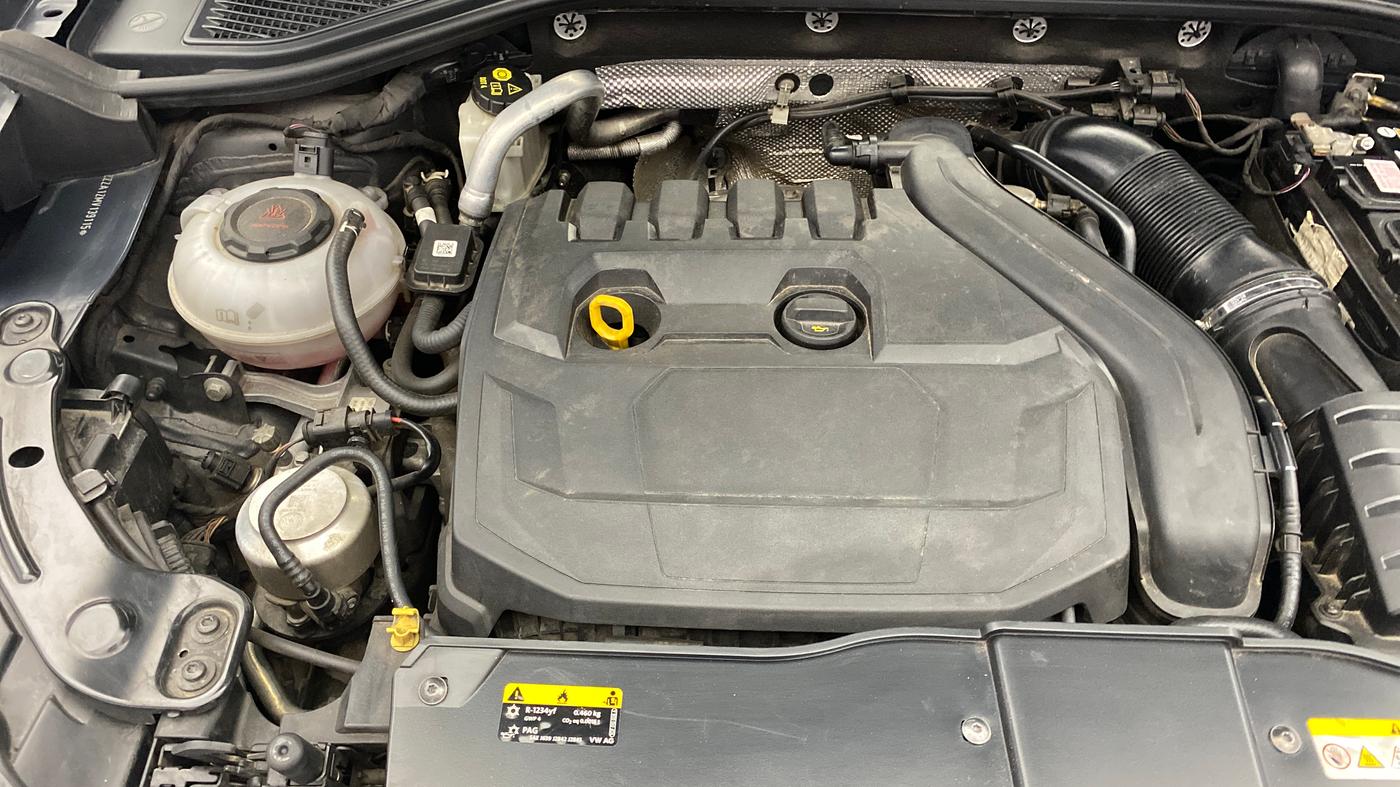 2021 Volkswagen T-ROC 1.5 TSI AT, Petrol, Automatic, 62,708 km, Engine View - Right