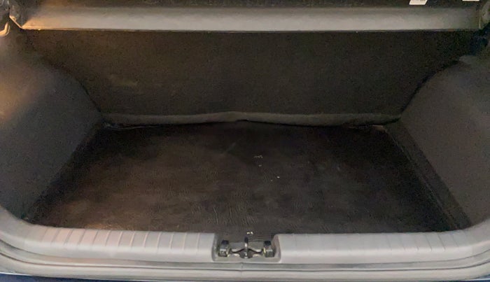 2022 Hyundai GRAND I10 NIOS ASTA AMT 1.2 KAPPA VTVT, Petrol, Automatic, 16,539 km, Boot Inside
