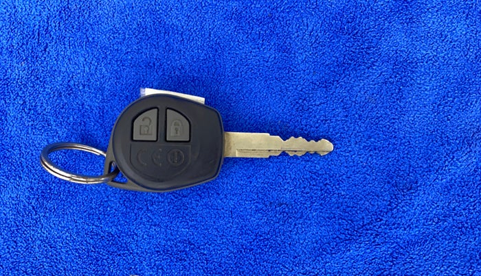 2019 Maruti Ertiga VXI SHVS, Petrol, Manual, 97,475 km, Key Close Up
