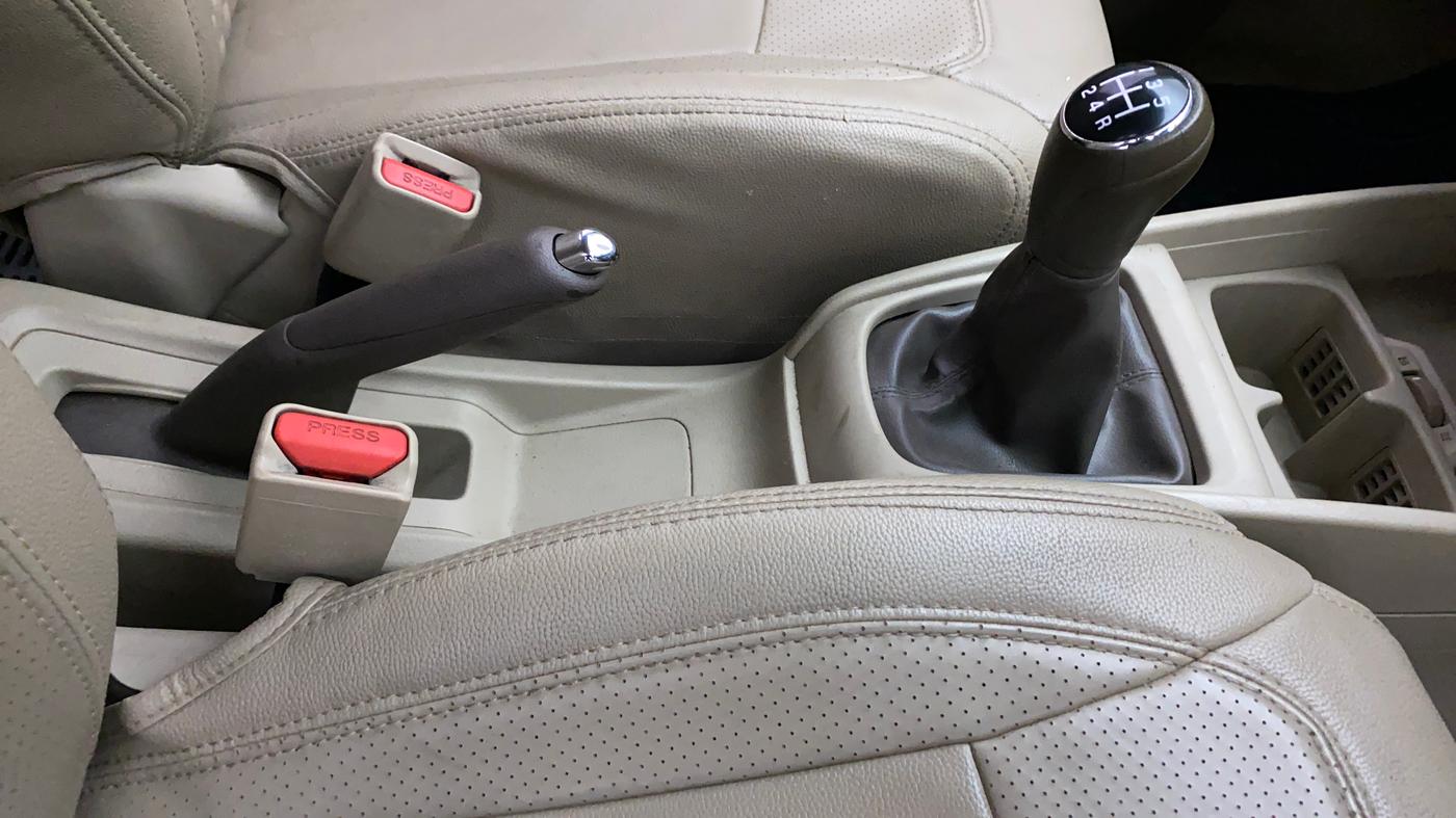 2019 Maruti Ertiga VXI SHVS, CNG, Manual, 97,475 km, Gear Lever