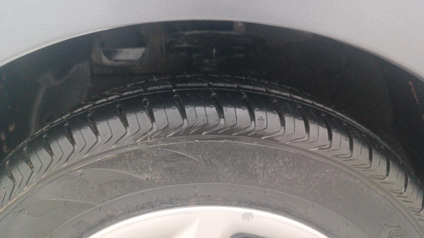 2018 Hyundai Grand i10 MAGNA 1.2 KAPPA VTVT, Petrol, Manual, 23,415 km, Left Front Tyre Tread