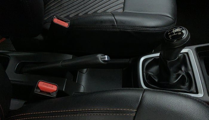 2019 Maruti Swift VXI D, Petrol, Manual, 36,113 km, Gear Lever