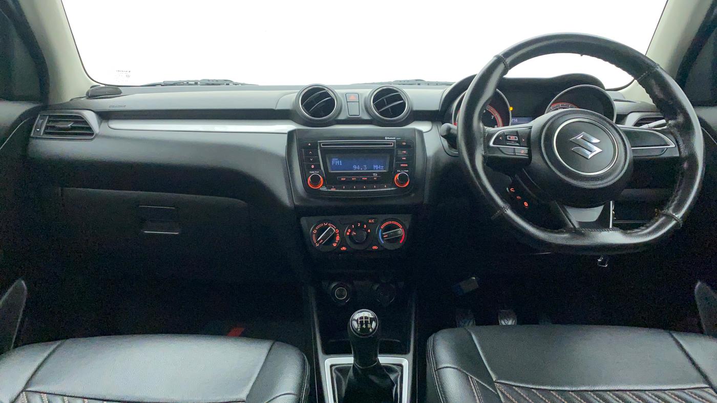 2019 Maruti Swift VXI D, Petrol, Manual, 36,113 km, Dashboard