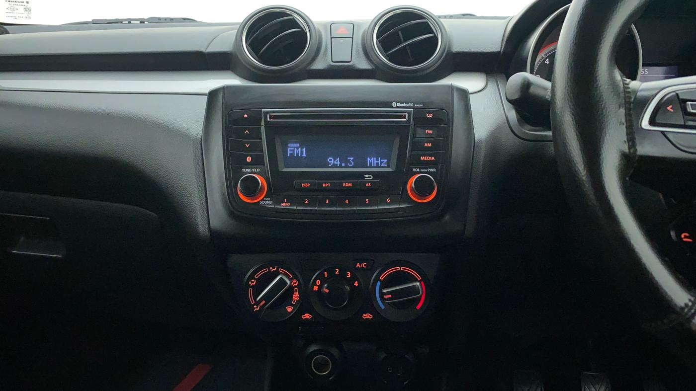 2019 Maruti Swift VXI D, Petrol, Manual, 36,113 km, Air Conditioner